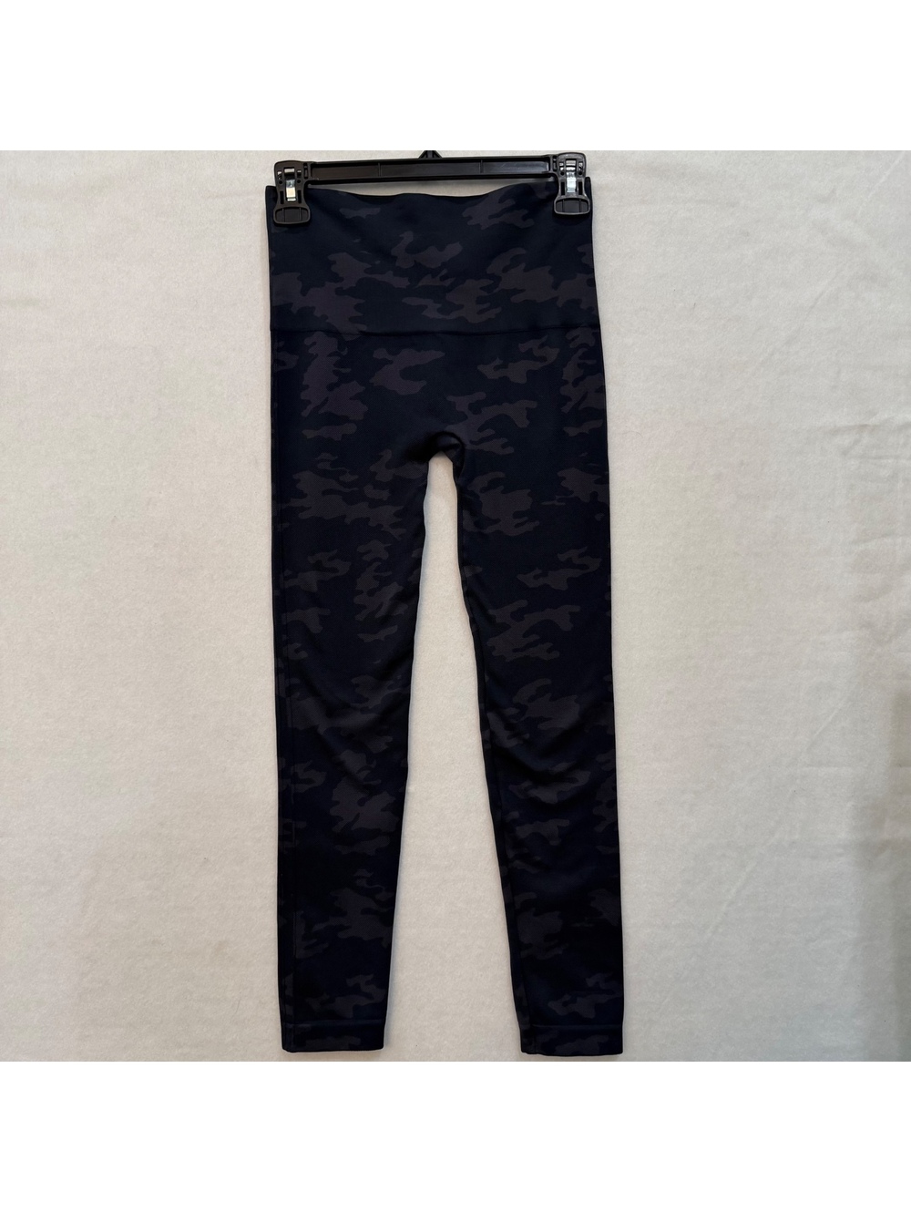 Spanx Seamless Look At Me Now Leggings Womens Medium M Gray Black Camo Print